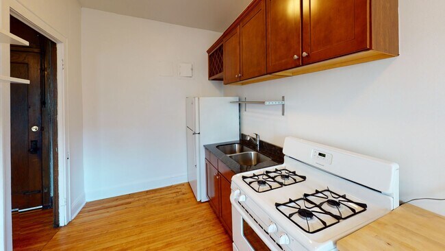 Interior Photo - Lor-West Apartments