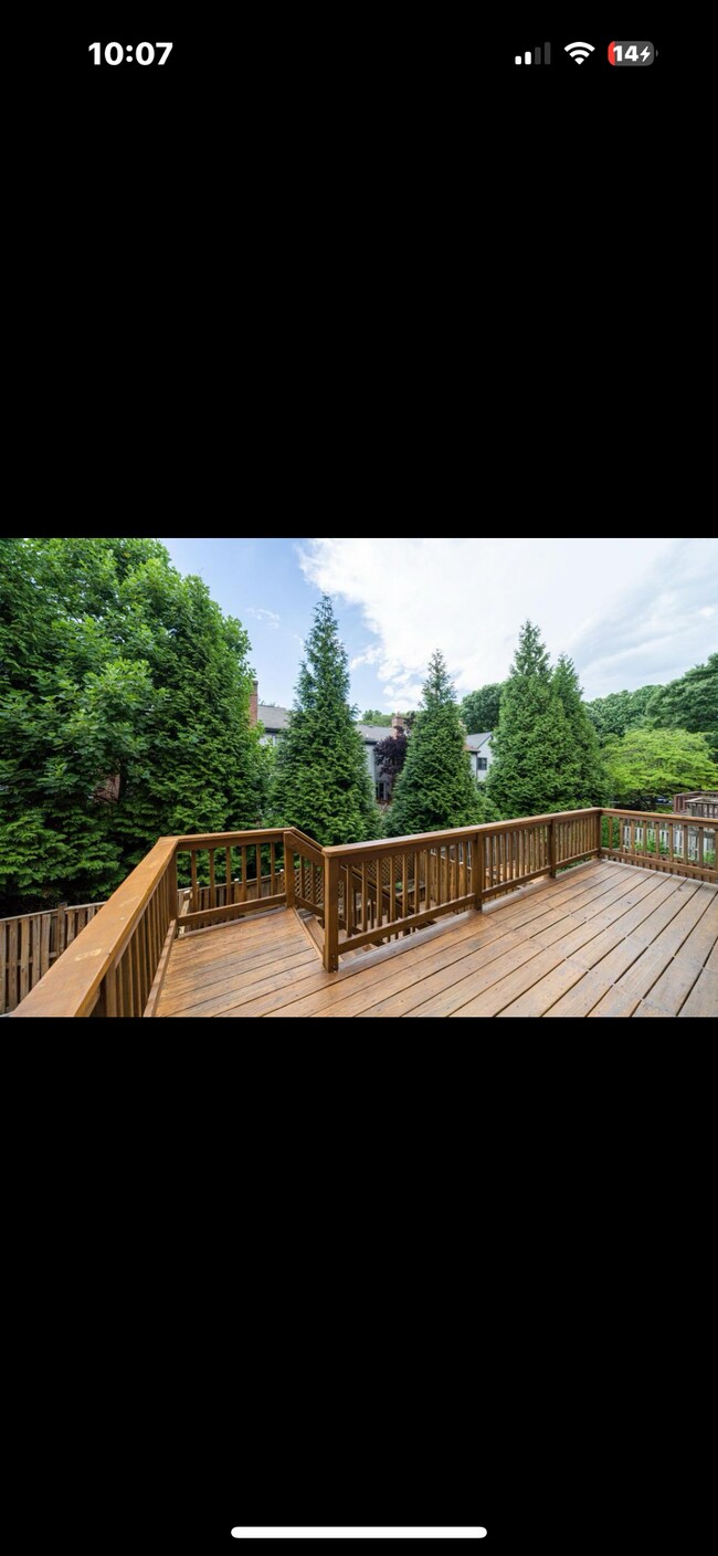 Building Photo - 2883 Kelly Sq