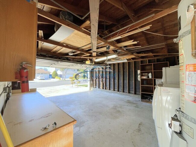 Building Photo - 23708 President Ave