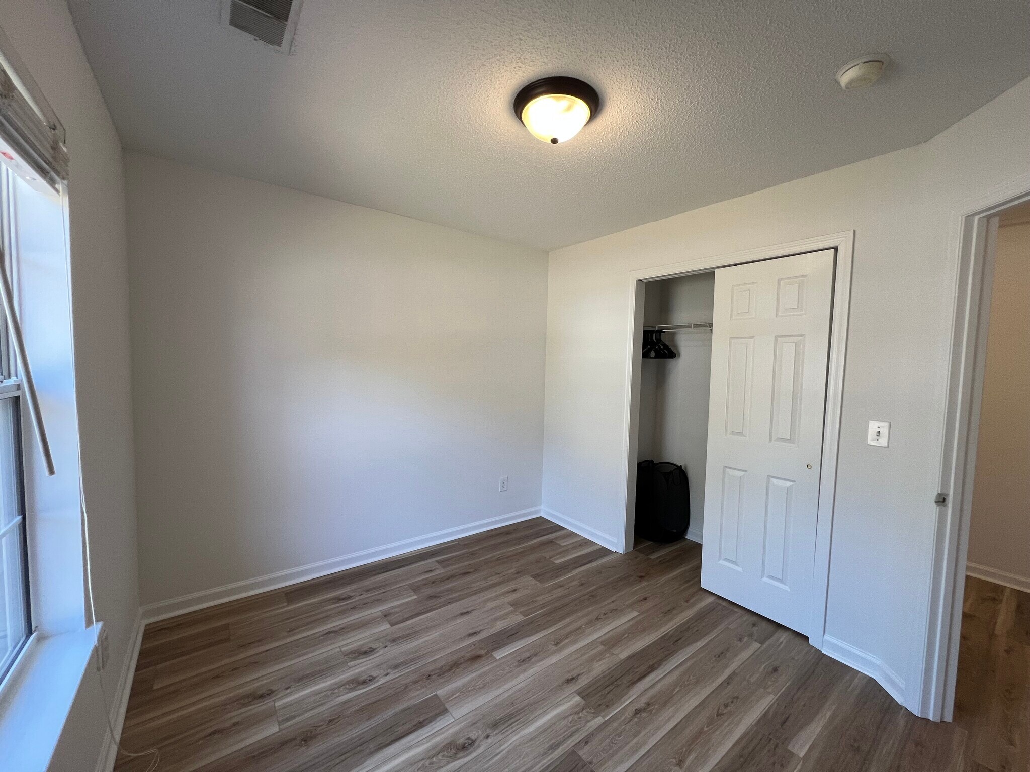 Building Photo - 5343 Tidewater Dr