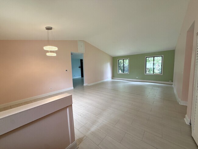 Building Photo - 1191 Hialeah Ln