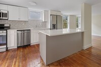 Building Photo - 90 Nicoll St