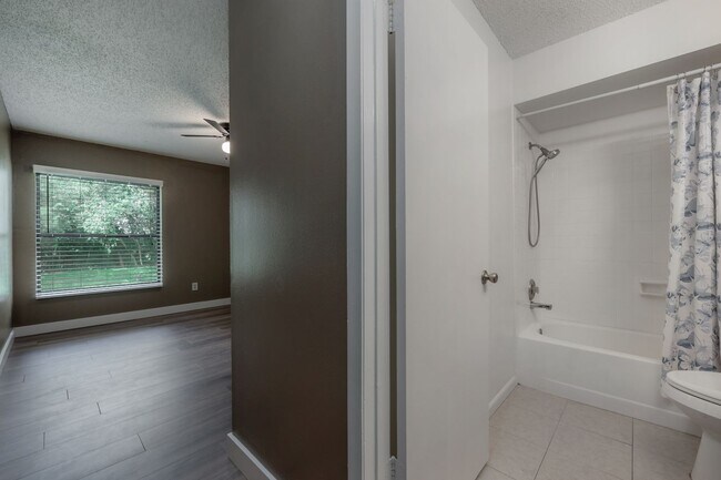 Building Photo - 13608 S Village #6204