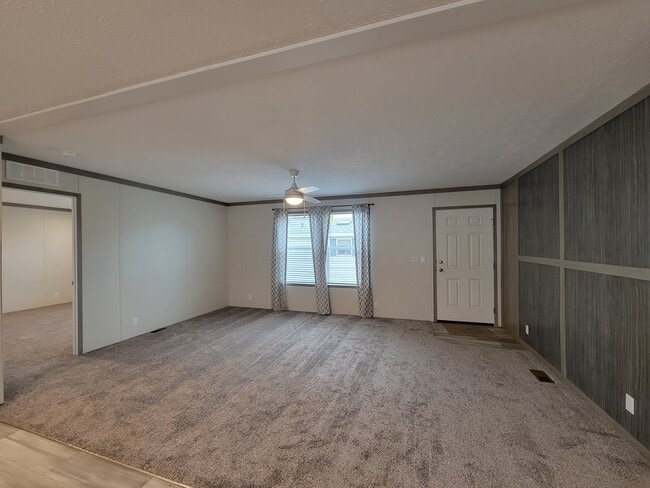 Building Photo - 3930 Auburn Ln