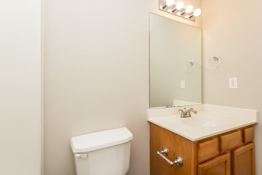 Building Photo - 2350 Larpent Ct