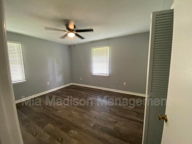 Building Photo - 7 Treadway St