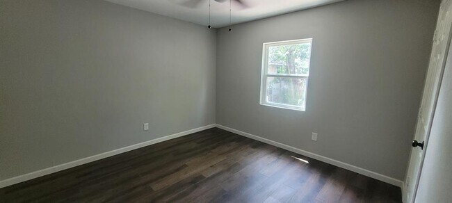 Building Photo - 54 De Boll St