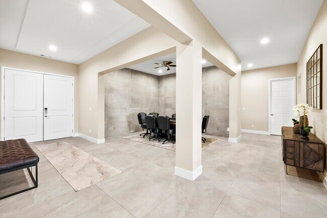 Building Photo - 8396 Sweetwater Creek Way