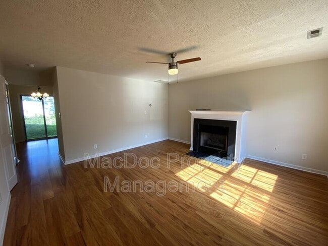 Building Photo - 4345 Normandy Ct