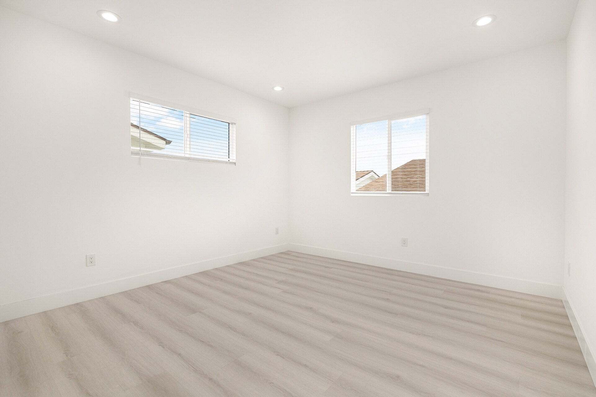 Building Photo - 917 N Beaudry Ave