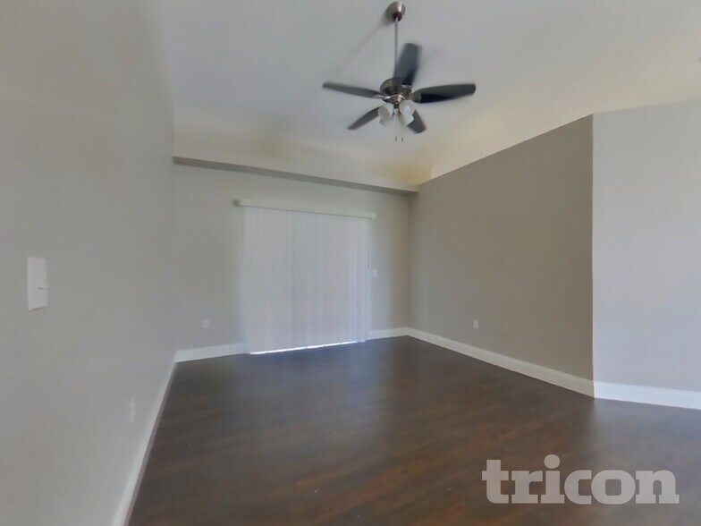 Building Photo - 3598 N Biscayne Dr