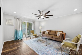 Building Photo - 4739 Hedgemore Dr