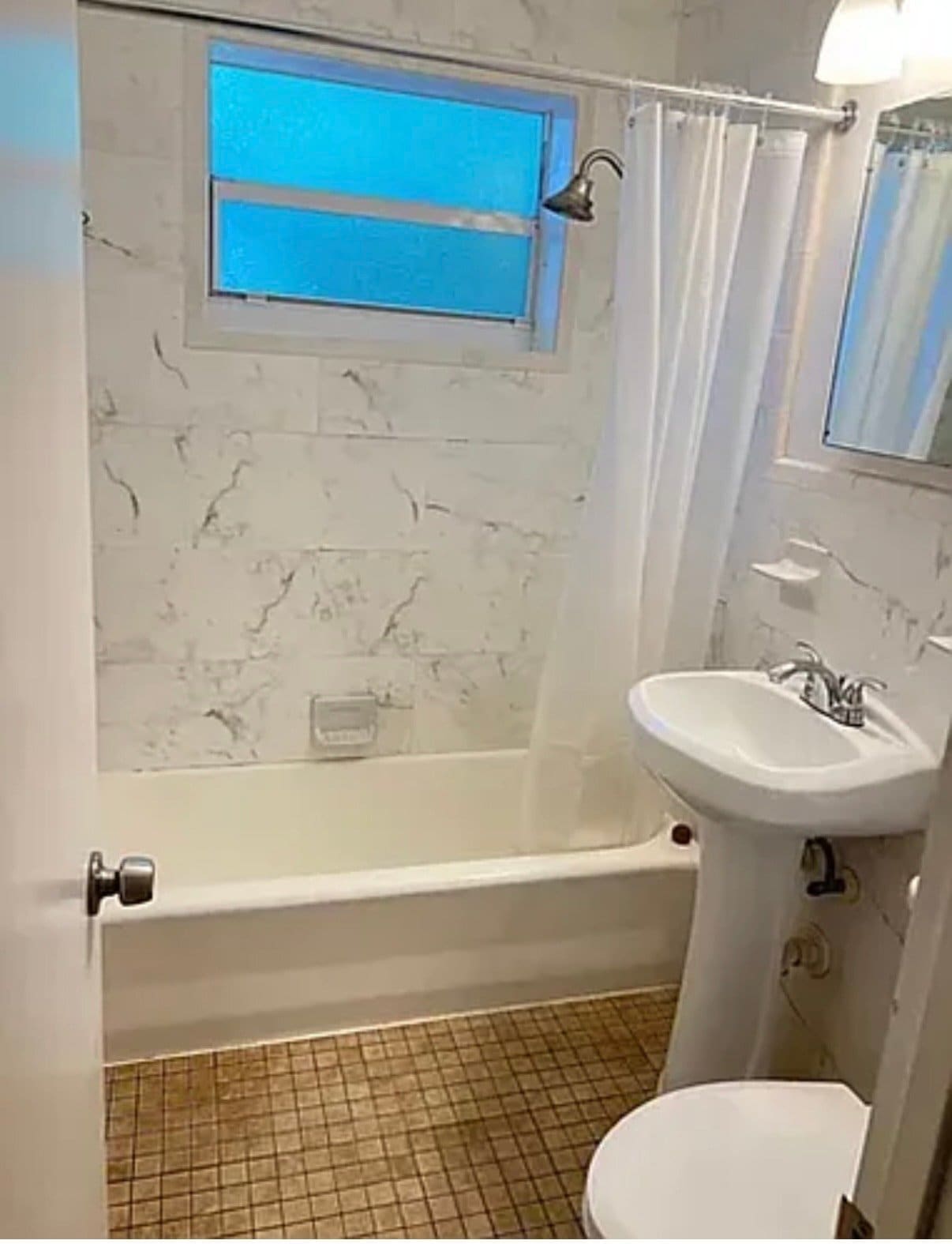 Building Photo - 3031 Center St