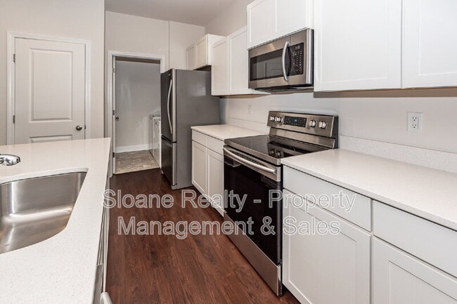 Building Photo - 7787 Montview Rd