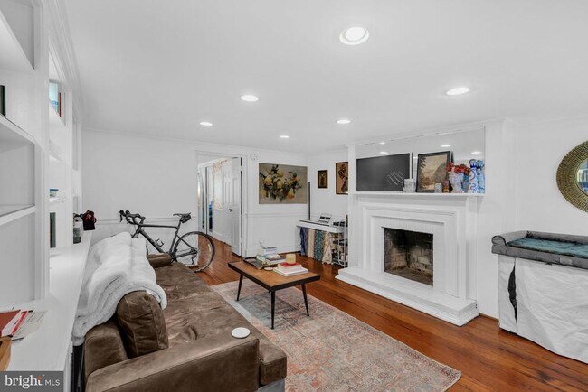 Building Photo - 3100 N St NW