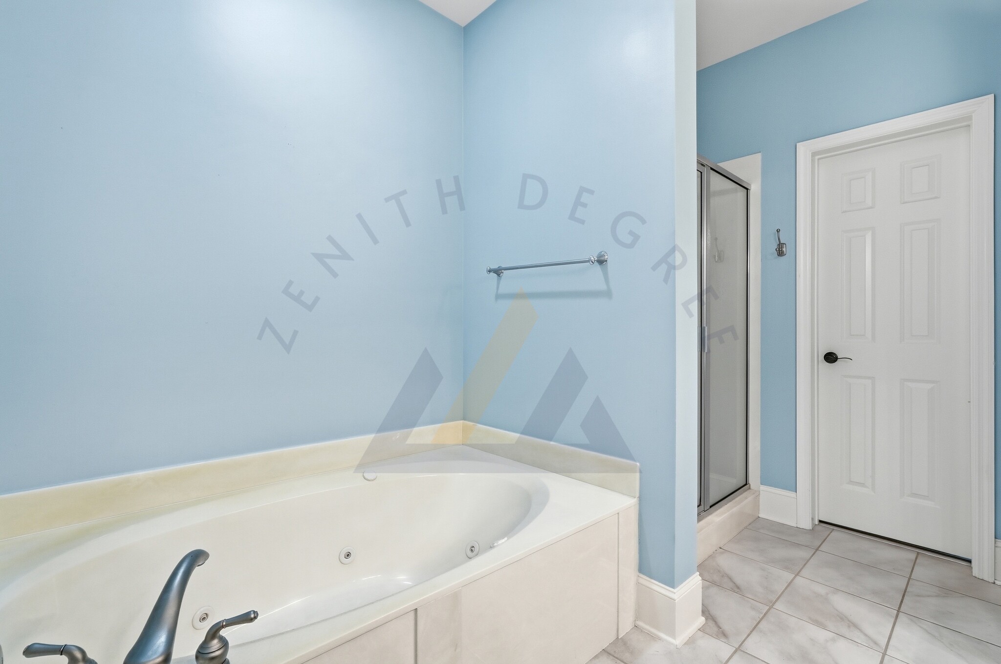 Building Photo - 245 Club Gate