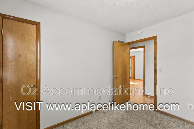 Building Photo - 1225 E Butterfield Pl