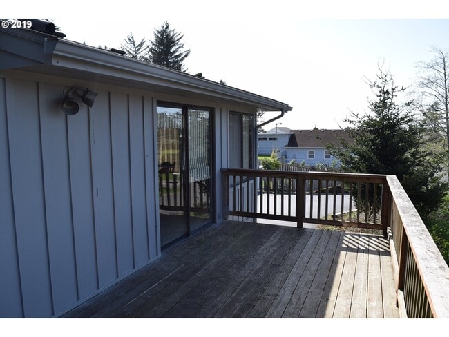 Building Photo - 94217 Terrace Garden Way