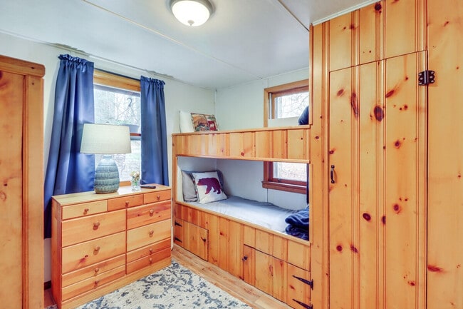 Building Photo - 91 Bruin Rd