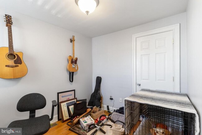 Building Photo - 824 N Judson St