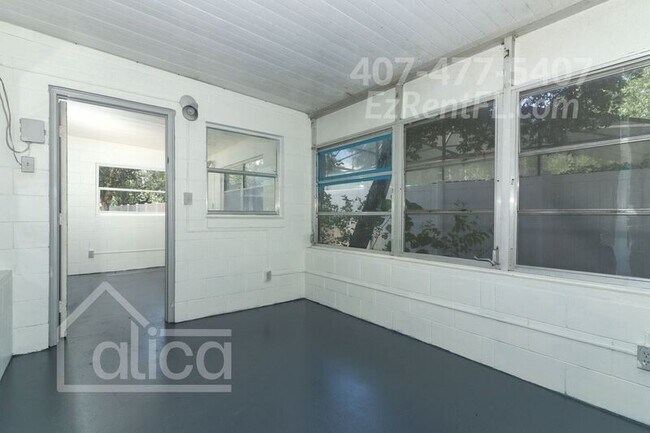 Building Photo - 135 W Chesley Ave