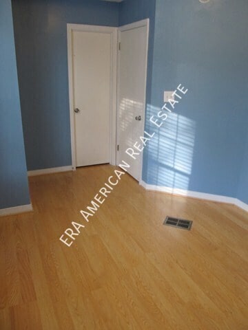 Building Photo - 905 Piedmont Pl