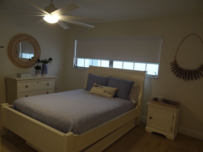 Building Photo - AVAILABLE SEASON 2027   PUNTA GORDA ISLES  SALTWATER FRONT HOME $5000