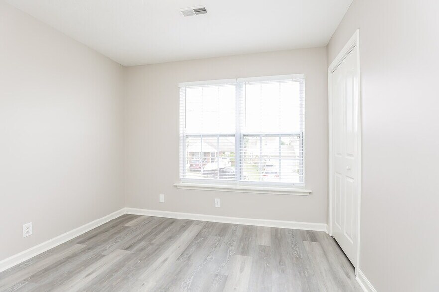 Building Photo - 1319 Tonya Dr