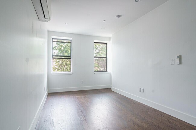 Building Photo - 62 De Sales Pl