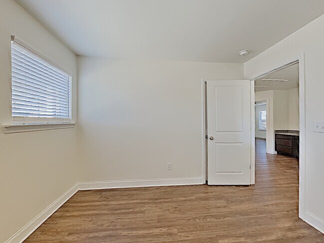 Building Photo - 410 Levon Ct