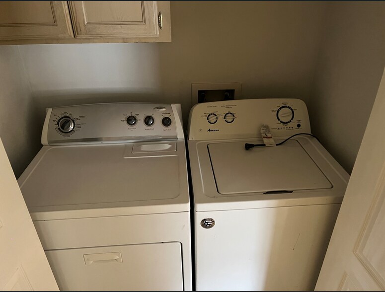 Building Photo - 1804 Agua Fina