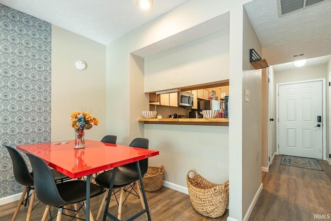 Building Photo - 2457 S Burberry Ln