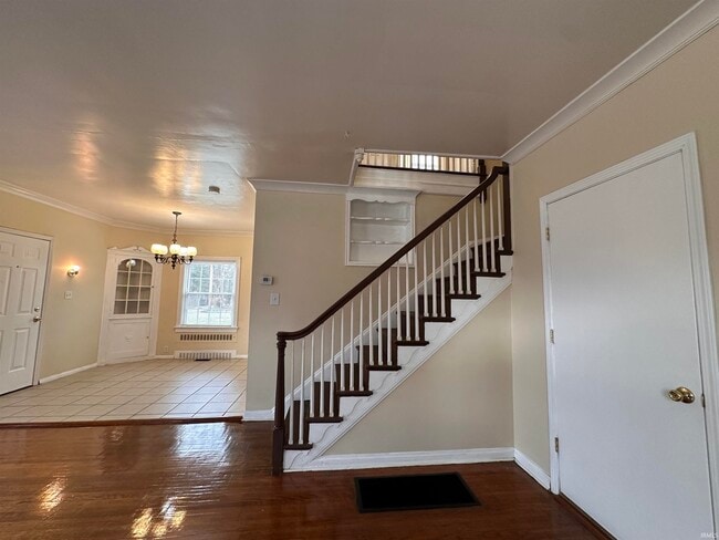 Building Photo - 905 Lincoln Ave