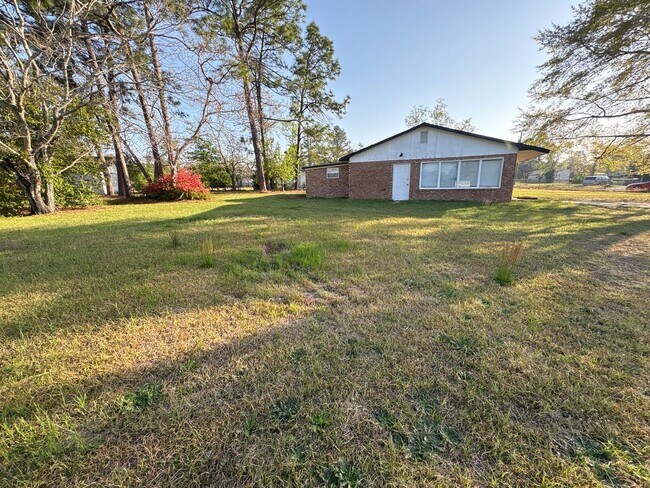 Building Photo - 2401 Boykin Rd