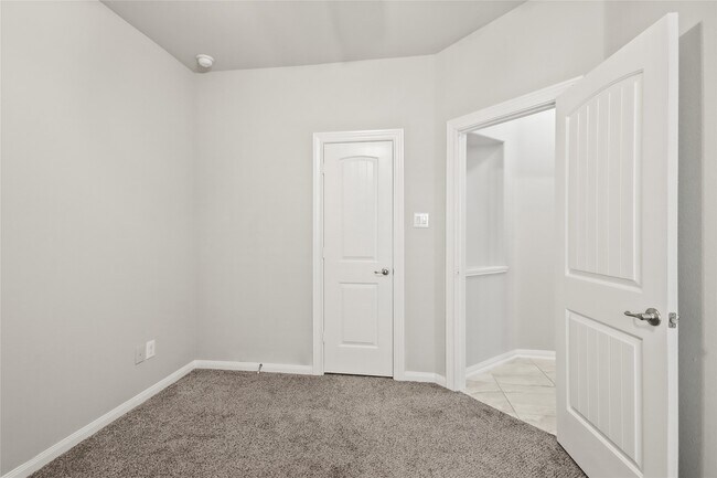 Building Photo - 12519 King Harry Dr