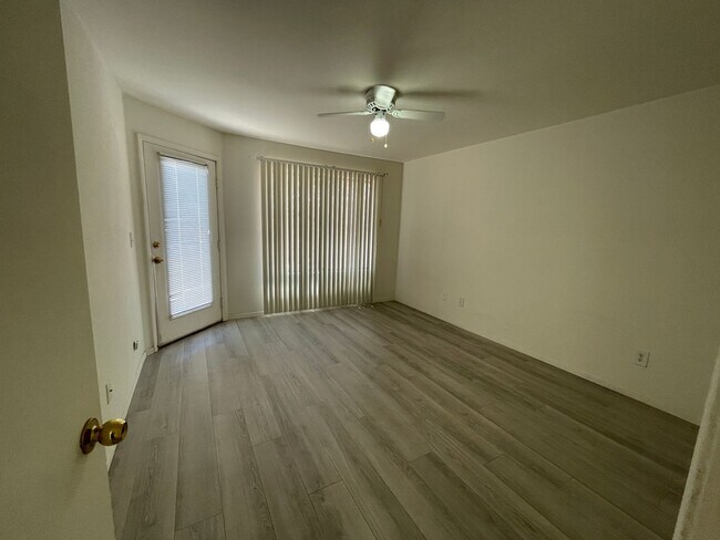 Building Photo - 5196 Mandalay Springs Dr