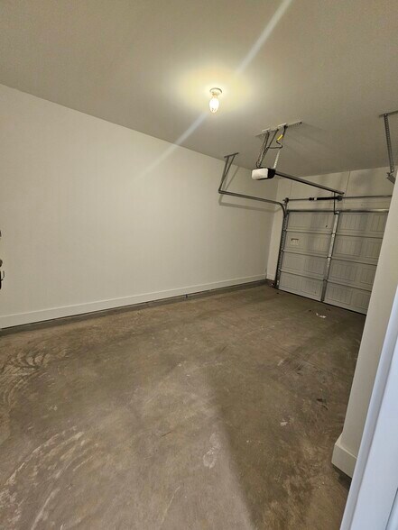 Building Photo - 31 Moon Haven Way