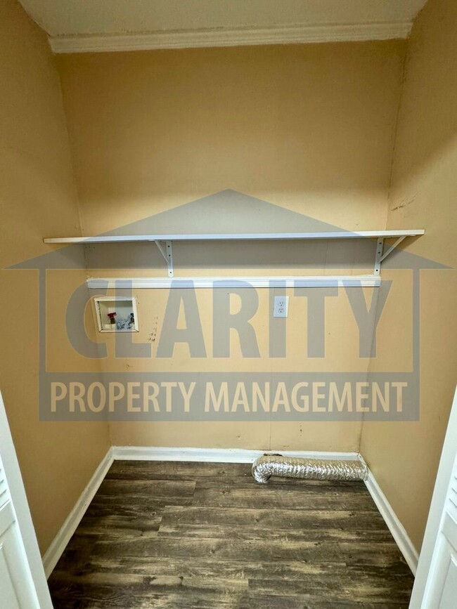Building Photo - Two bedroom home w/ wrap-around porch!