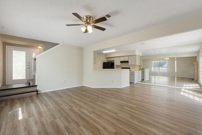 Building Photo - 1717 Parkfield Cove