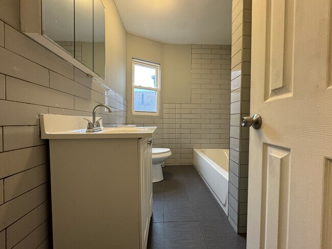 Unit 5 - 113 Ocean Ave