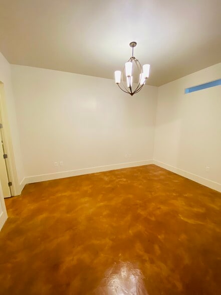 Building Photo - 840 Tchoupitoulas St