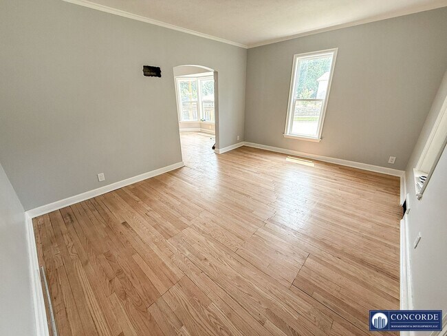Building Photo - 3210 S 48th St