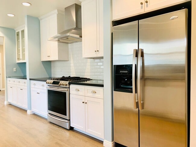 Building Photo - Gorgeous 3BD/2BA House in Hillcrest - Available NOW!