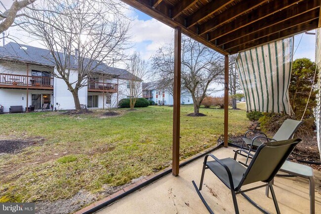 Building Photo - 43 Dover Ct