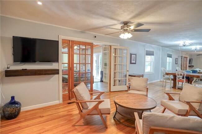 Building Photo - 1285 Willivee Dr