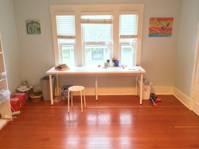 Building Photo - 4bd/2.5ba Seattle House
