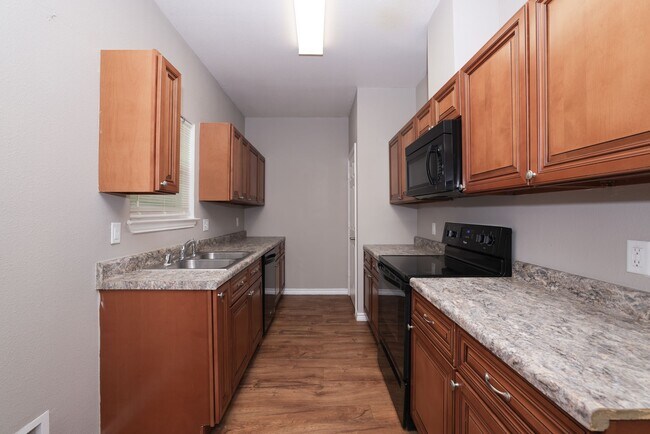Building Photo - 204 S 13th St