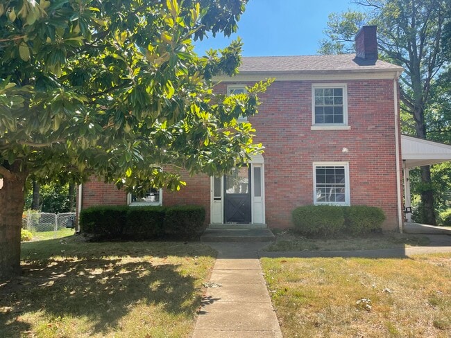 Primary Photo - 492 Bob O Link Dr