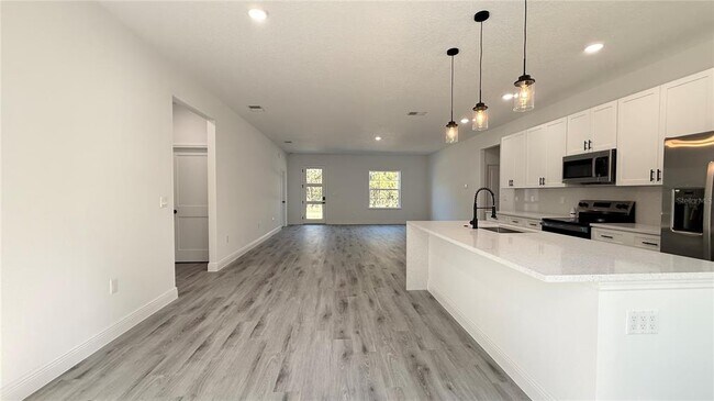 Building Photo - 7432 N Cricket Dr