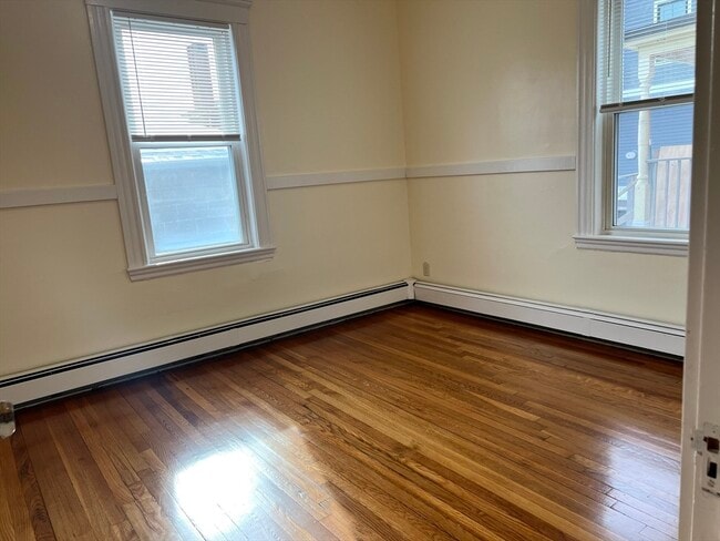 Building Photo - 31 Cutler St